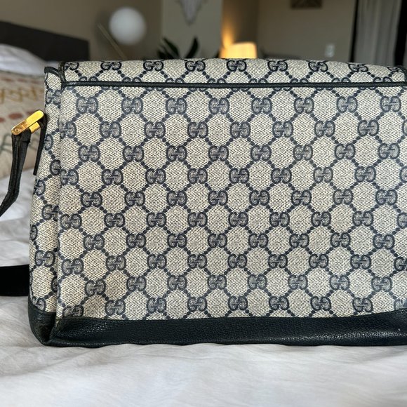 Vintage GUCCI GG Monogram Canvas Flap Should Bag | From the 80s - Picture 7 of 16